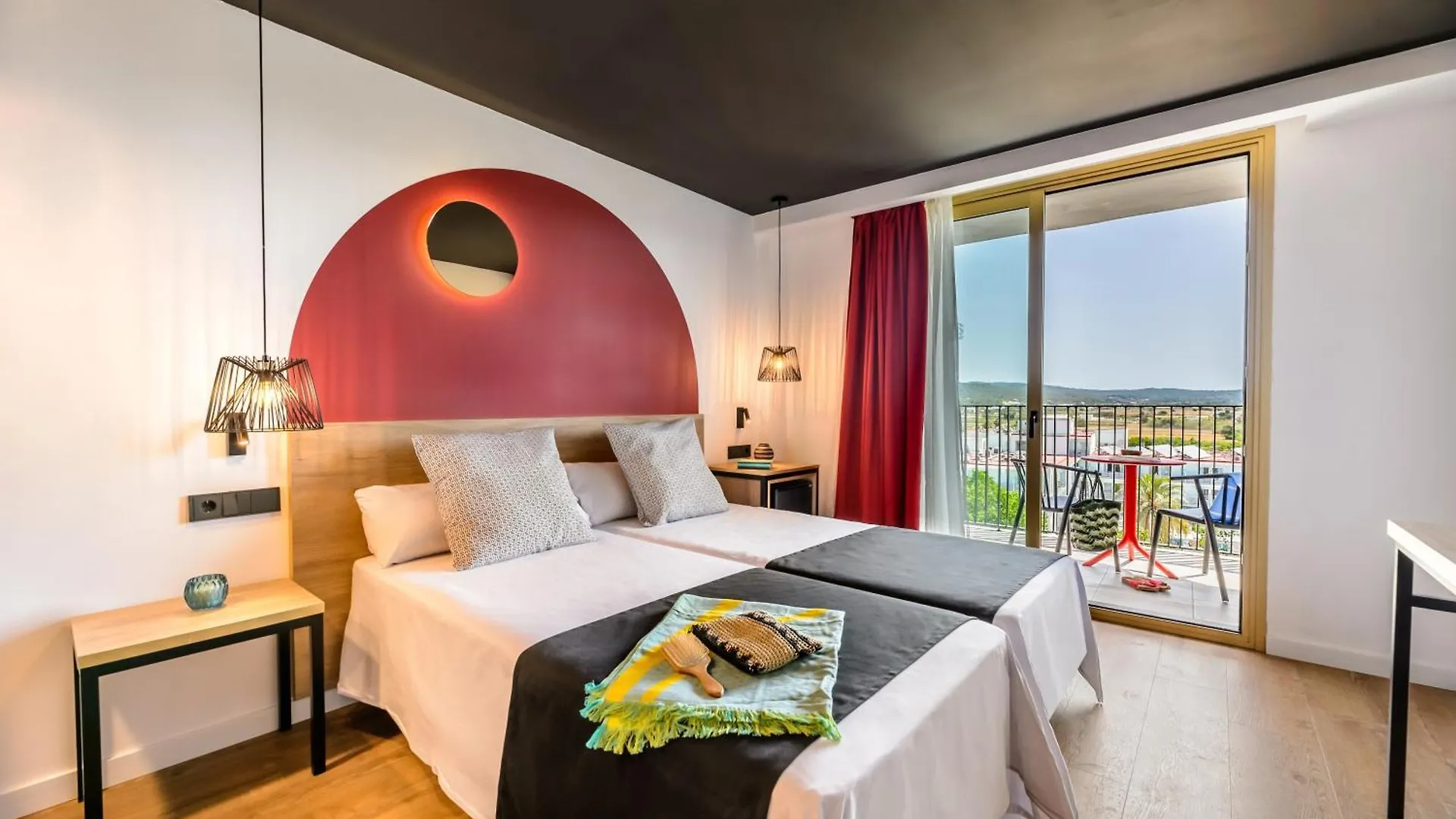 Hotel Vibra District - Adults Only San Antonio  4*, San Antonio (Ibiza)