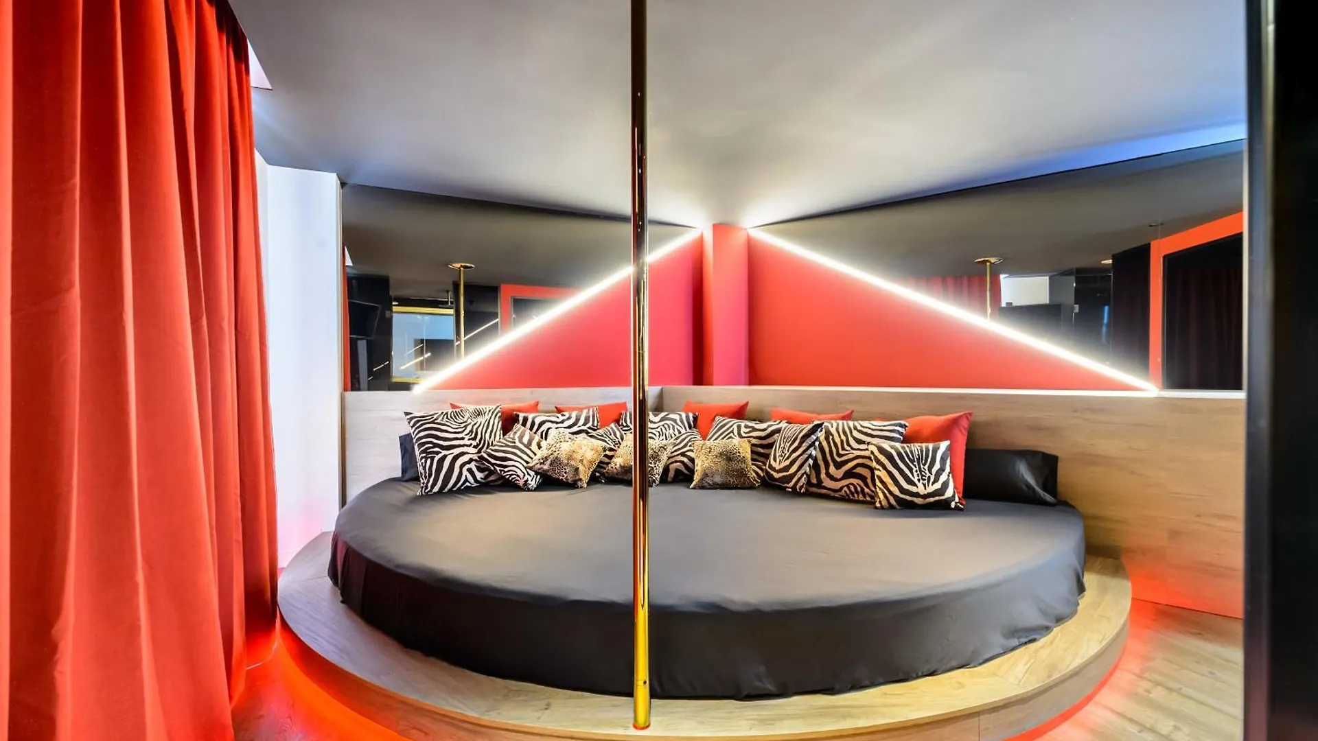 Hotel Vibra District - Adults Only San Antonio  4*, San Antonio (Ibiza) Spain